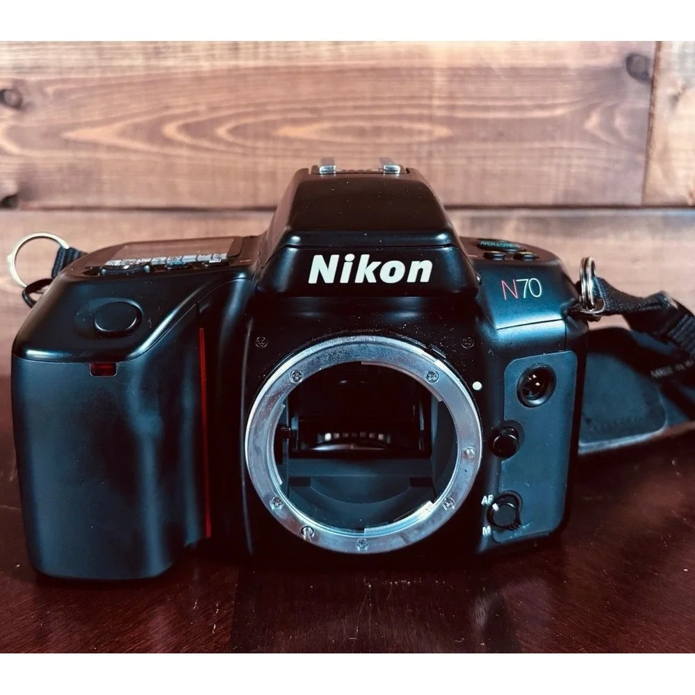 Nikon N70 35mm Film SLR Nikon AF Nikkor 35-80mm Lens Untested Includes Bag